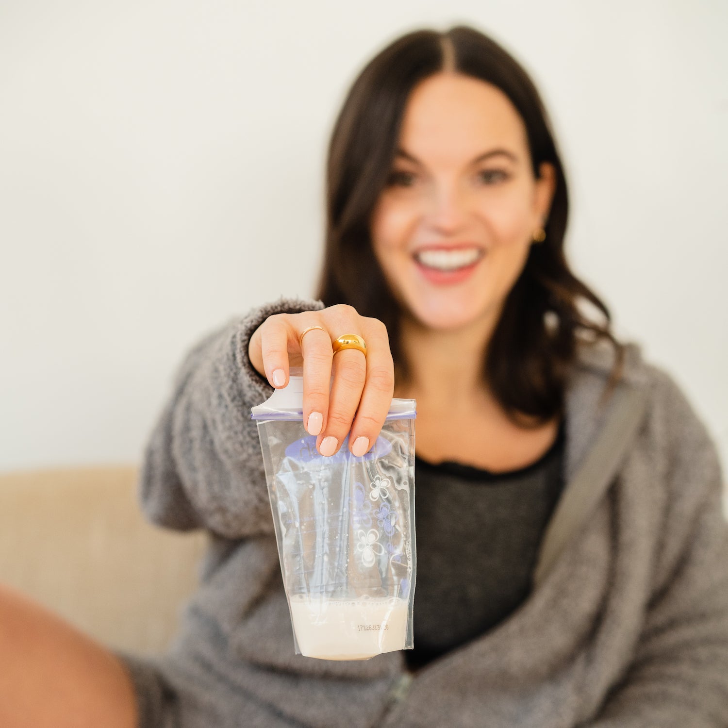 How the Lilu Massage Bra Helps You Save Time, Energy and Pump Milk More Easily